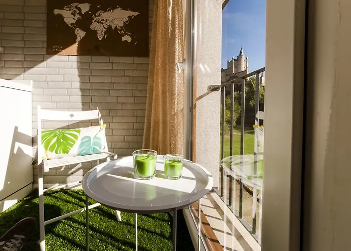Aparthotel El Mirador Del Alcazar Segovia